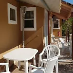 Gardenos מלון דירות 3*