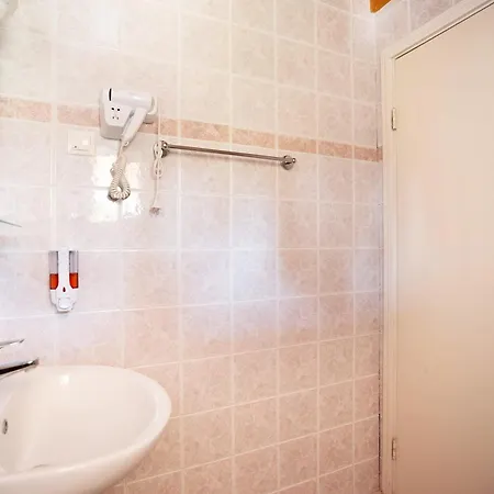 Gardenos Lägenhetshotell Vitaládes