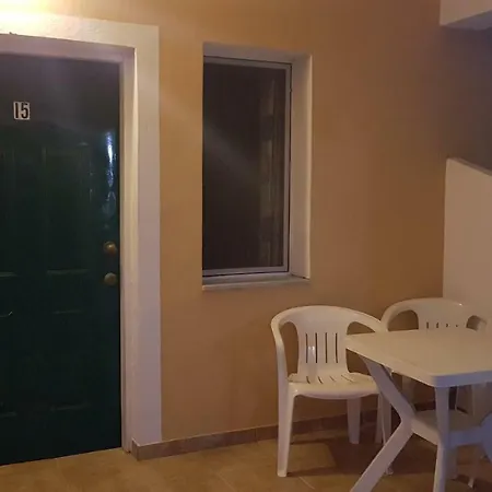 Gardenos Aparthotel 3*