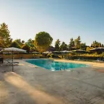 Gardenos Aparthotel 3*
