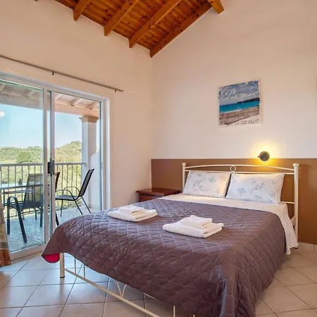 Gardenos Aparthotel Vitaládes
