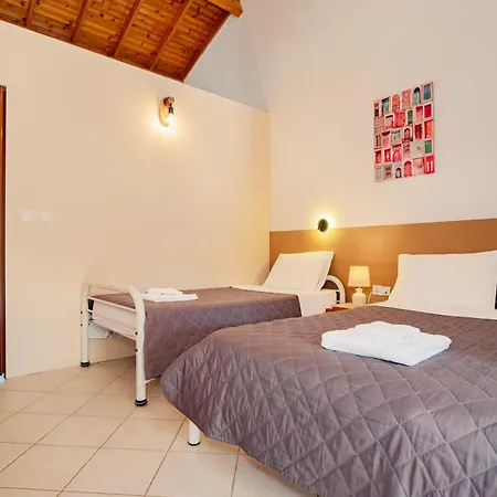 Gardenos Aparthotel 3*